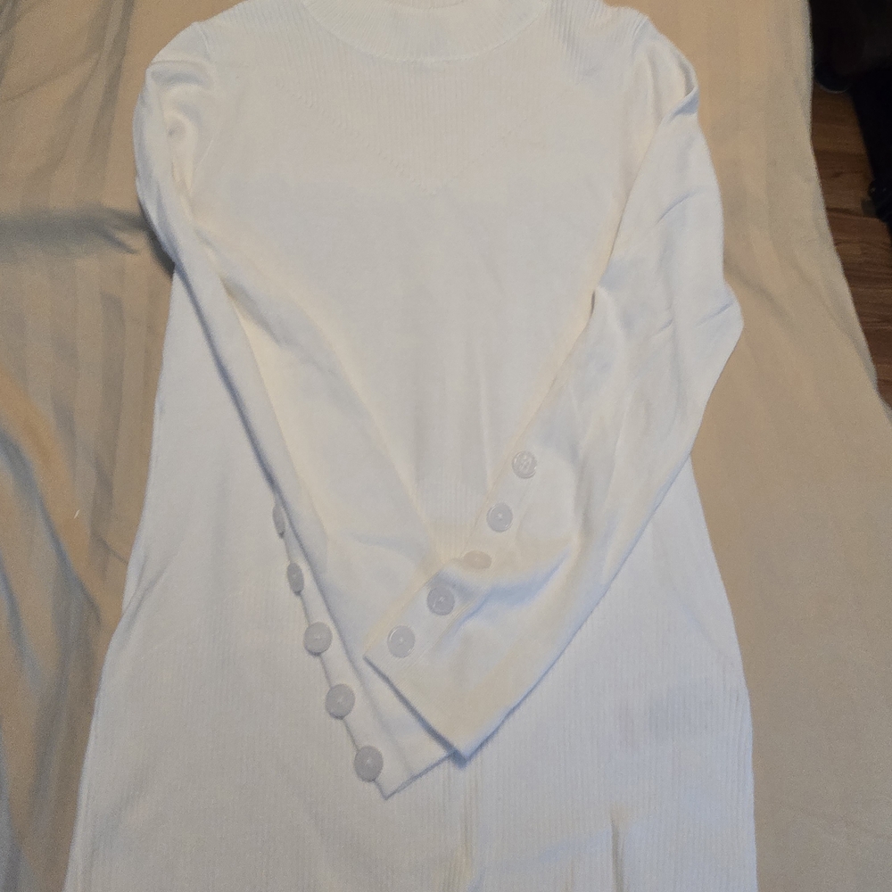 MARBLE White Button-Accent